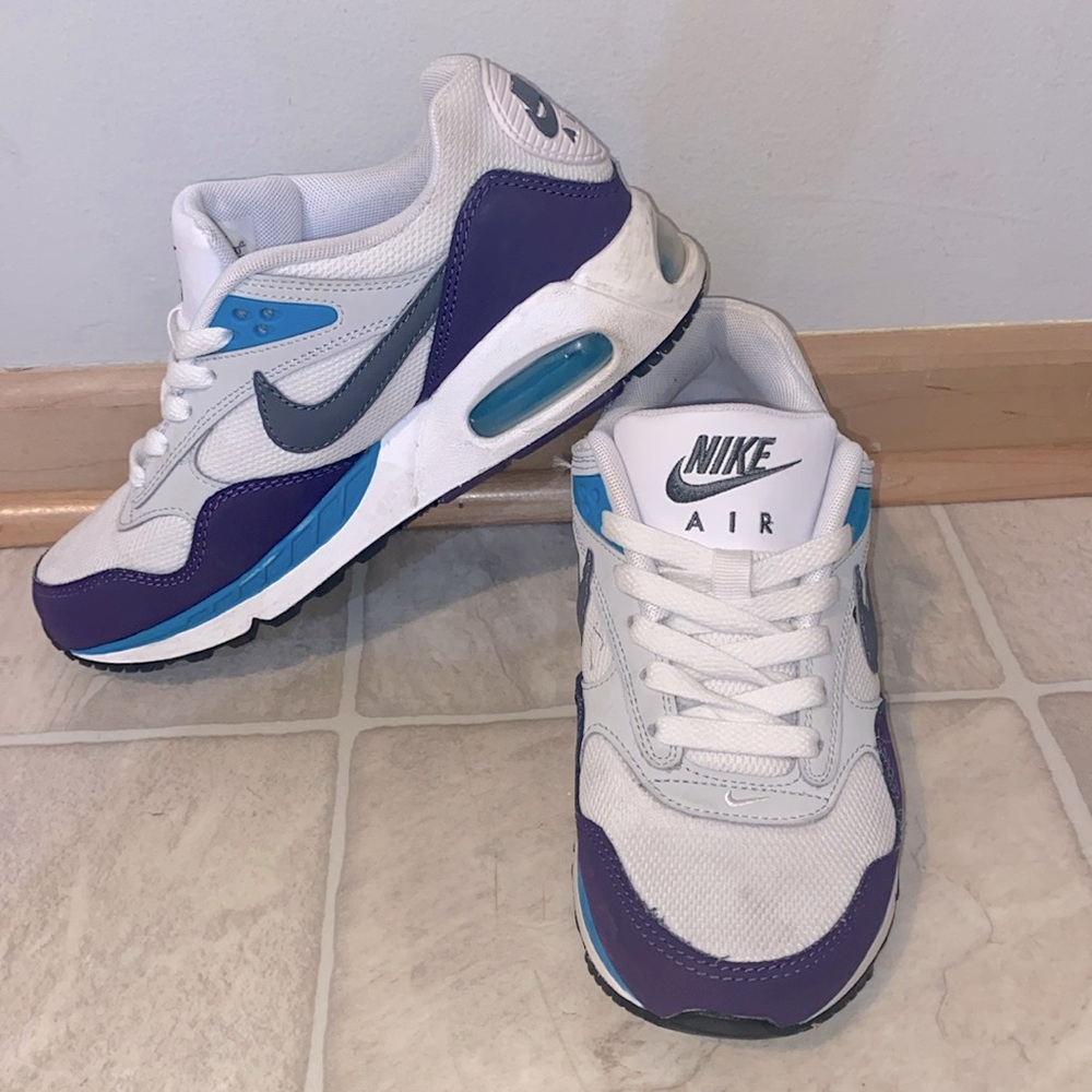 Nike AirMax Women’s Classic Sneakers